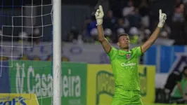 Goleiro chega com fama de pegador de pênaltis ao Paysandu