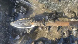 Flecha da idade do bronze encontrada emergindo do gelo na Noruega.