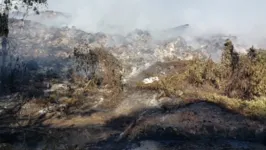 Incêndio foi registrado na área onde funcionava o antigo lixão do Aurá.
