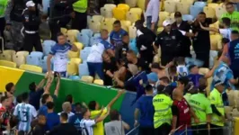 Atuação da Polícia Militar, que continuou com as agressões mesmo quando os torcedores argentinos não reagiam, também foi alvo de críticas