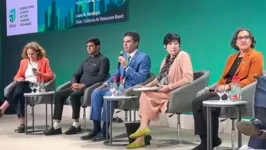 O governador Helder Barbalho durante painel do evento “Promovendo uma ação climática ambiciosa e multinível”, na COP 28, em Dubai, nos Emirados Árabes.