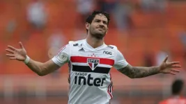 Sem espaço com Dorival Júnior, Alexandre Pato pode deixar o São Paulo nos próximos dias.