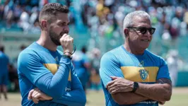 Suspenso, o treinador Hélio dos Anjos será substituído pelo auxiliar-técnico e filho Guilherme dos Anjos, no jogo decisivo