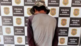 Pela investigação da Polícia Civil, o acusado tentou matar a própria companheira com golpes de foice