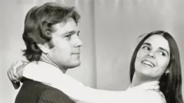 Ryan O'Neal e Ali MacGraw em cena de “Love Story”