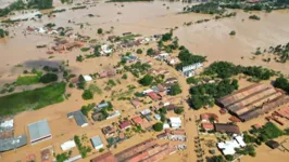 Santa Catarina  decretou situação de emergência em 82 cidades afetadas pelo temporal.