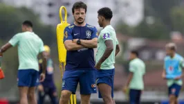 Pressionado, Seleção Brasileira de Fernando Diniz busca vitória contra a Argentina