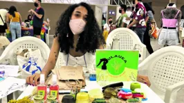 Laura Fernandes, empreendedora e idealizadora da marca de cosméticos veganos e artesanais "Eulauea"