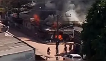 Imagem ilustrativa da notícia Vídeo: incêndio consome residência em Santarém