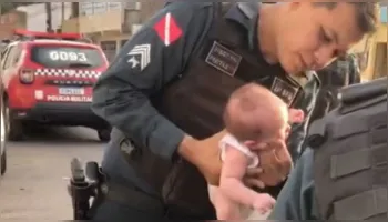 Imagem ilustrativa da notícia PMs salvam a bebê de 2 meses da morte por engasgo em Belém