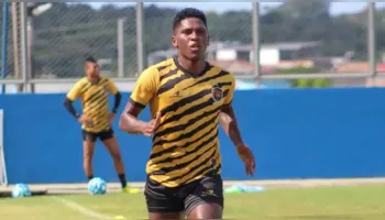 Gabriel Passos, um jovem talentoso jogador de futebol, brilha no