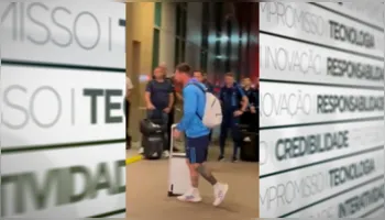 Imagem ilustrativa da notícia Vídeo: Messi e Di María são ovacionados na chegada ao Rio