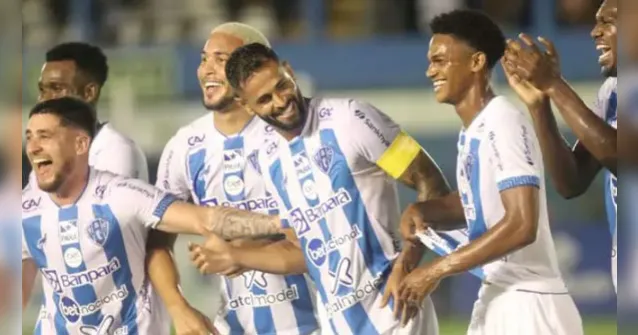 Imagem ilustrativa da notícia Paysandu começa a definir futuro do elenco após acesso