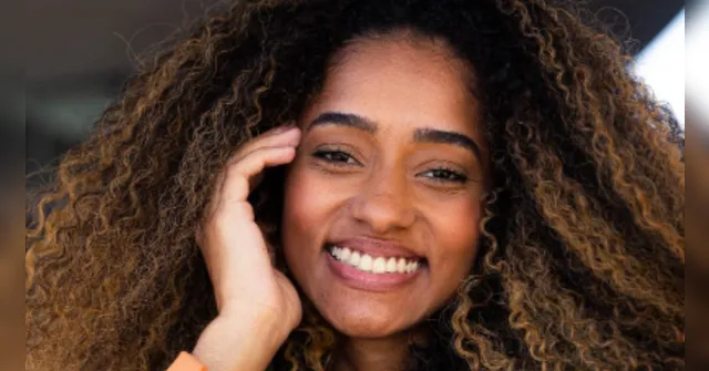 Imagem ilustrativa da notícia Atriz de 22 anos morre e Larissa Manoela reage: "em choque"