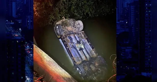 Imagem ilustrativa da notícia Pará: Jovens morrem após carro cair em rio. Veja o vídeo
