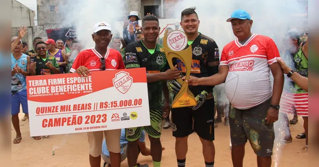 Imagem ilustrativa da notícia Futebol pelada: Jabatiteua é bicampeão da Terra Firme