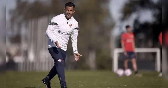 Imagem ilustrativa da notícia Tevez, ex-Corinthians, bate cabeça e sofre lesão grave