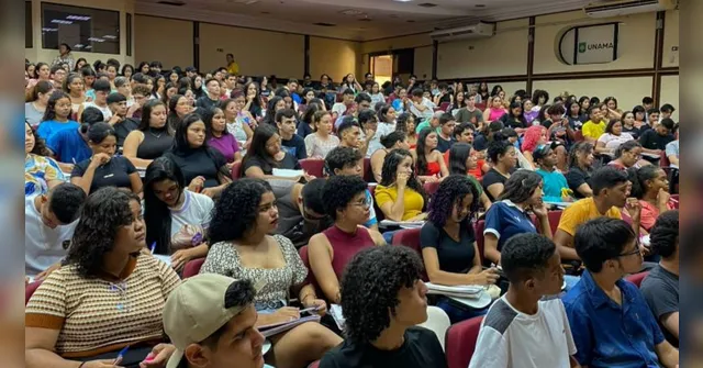 Imagem ilustrativa da notícia 'Aulão' da Seduc reúne mais de mil estudantes em Ananindeua