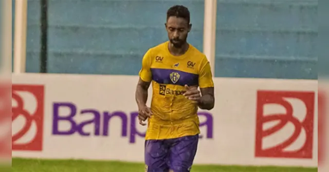 Imagem ilustrativa da notícia Zagueiro é liberado do Paysandu após acesso para Série B