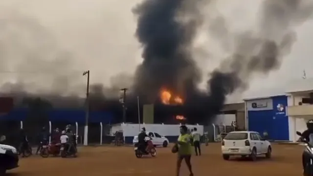 Imagem ilustrativa da notícia Incêndio atinge supermercado recém inaugurado em Itaituba