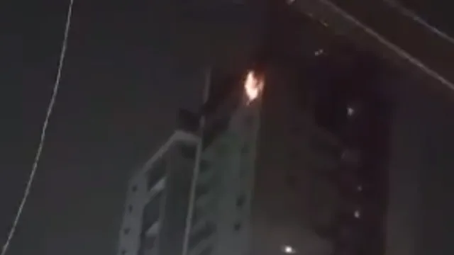 Imagem ilustrativa da notícia Vídeo: Apartamento é atingido por incêndio no Jurunas