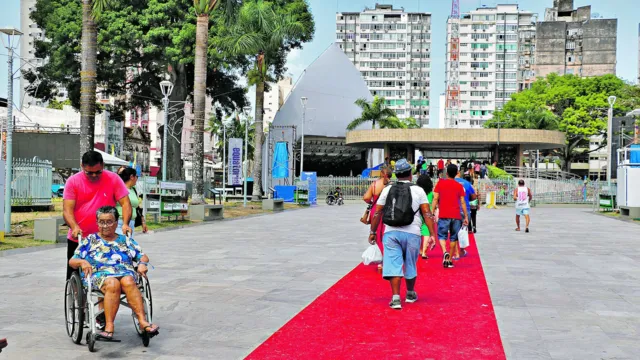 Imagem ilustrativa da notícia Clima de devoção em Belém é admirado por turistas