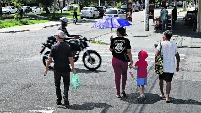 Imagem ilustrativa da notícia Imprudência torna faixa de pedestre mais perigosa em Belém