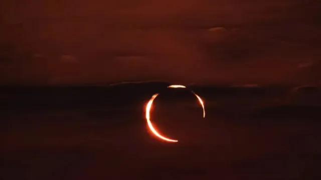 Imagem ilustrativa da notícia De olho no céu: veja a transmissão ao vivo do eclipse anular