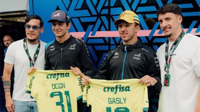 Imagem ilustrativa da notícia Atletas do Palmeiras presenteiam pilotos da F1 em Interlagos