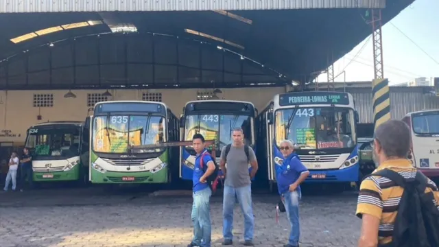 Imagem ilustrativa da notícia Funcionários da Monte Cristo paralisam ônibus nesta terça