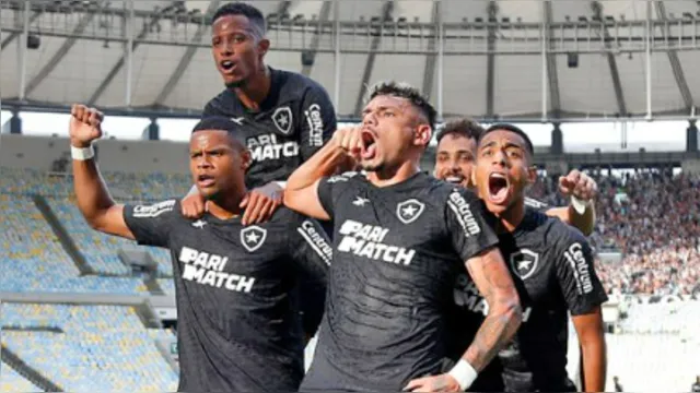 Imagem ilustrativa da notícia Botafogo vence Fluminense e aumenta distância na liderança