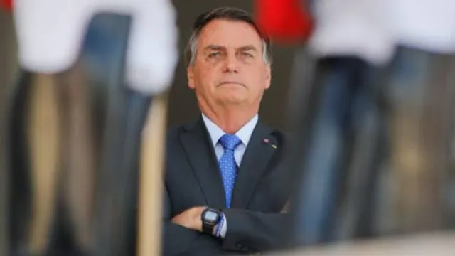 Imagem ilustrativa da notícia Bolsonaro volta a atacar processo eleitoral e o STF no Rio