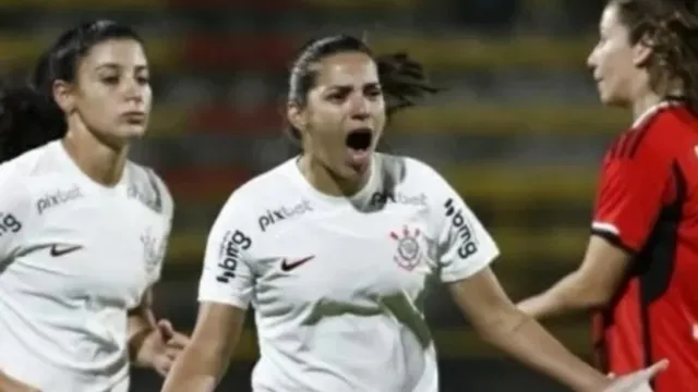 Imagem ilustrativa da notícia Corinthians sofre, mas estreia com vitória na Libertadores 