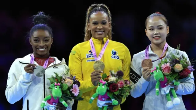 Imagem ilustrativa da notícia Rebeca Andrade desbanca Biles e leva o ouro no Mundial