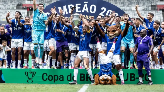 Imagem ilustrativa da notícia Cruzeiro vence o Grêmio e é campeão da Copa do Brasil Sub-20