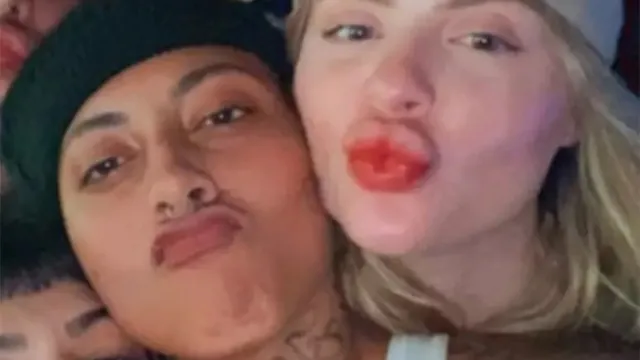 Imagem ilustrativa da notícia Vídeo: Luísa Sonza é flagrada aos beijos com mulher em festa