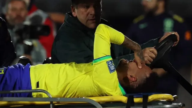Imagem ilustrativa da notícia Após lesão, Neymar passa por exames em São Paulo 