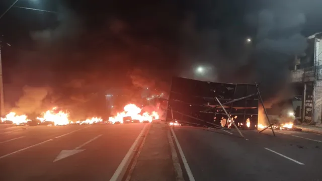 Imagem ilustrativa da notícia Protesto interdita trânsito no Parque Verde  em Belém