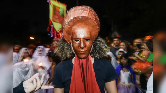 Imagem ilustrativa da notícia Trupe Teia assombra as ruas de Belém com o espetáculo Marias