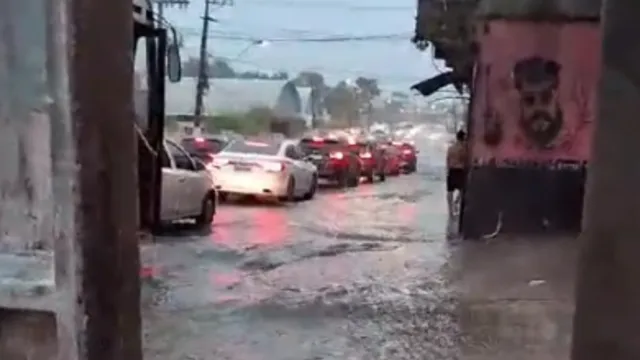 Imagem ilustrativa da notícia Chuva e ventos fortes provocam caos no trânsito em Belém