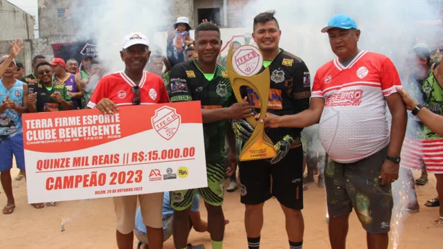 Imagem ilustrativa da notícia Futebol pelada: Jabatiteua é bicampeão da Terra Firme