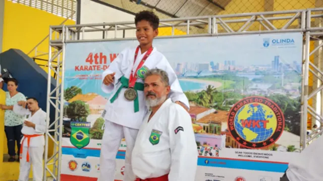 Imagem ilustrativa da notícia Atletas do Pará conquistam título mundial de karatê