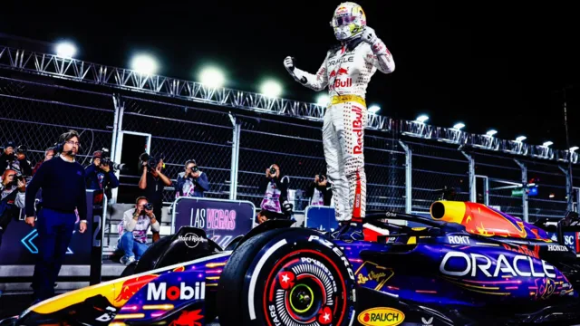 Imagem ilustrativa da notícia F1: Verstappen vence GP de Las Vegas e Pérez garante vice