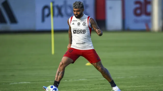 Imagem ilustrativa da notícia Na reserva, Gabigol volta ao palco da estreia profissional