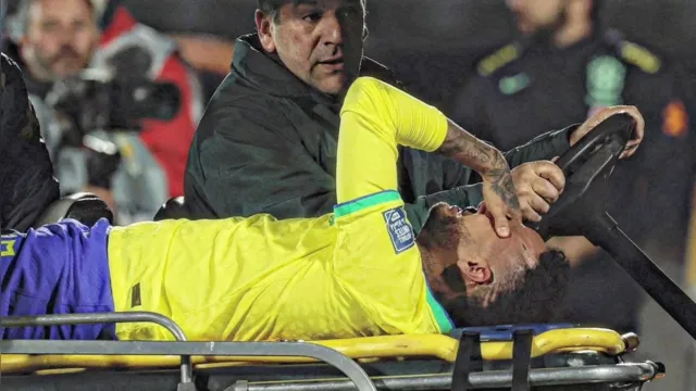 Imagem ilustrativa da notícia Neymar repete rotina de lesões e ameaça sequência com Diniz