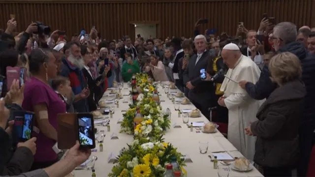 Imagem ilustrativa da notícia Vídeo: papa Francisco recebe pessoas trans no Vaticano