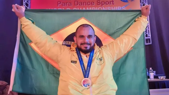 Imagem ilustrativa da notícia Paratleta paraense de dança conquista ouro em Mundial