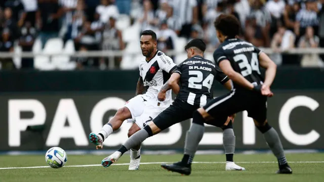 Imagem ilustrativa da notícia Vasco e Botafogo fazem clássico dramático nesta segunda