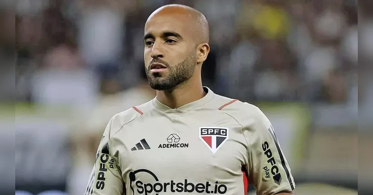 Imagem ilustrativa da notícia Lucas pode ficar no São Paulo por conta da Libertadores 2024