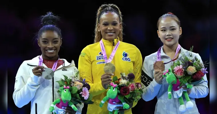 Imagem ilustrativa da notícia Rebeca Andrade desbanca Biles e leva o ouro no Mundial